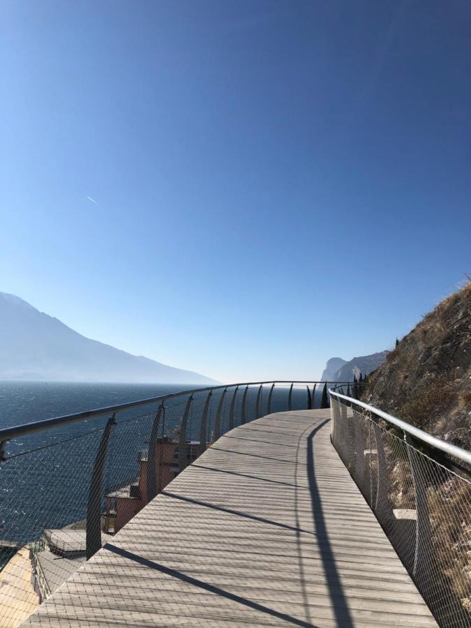 Un Balcone Sul Garda Apartment Tremosine Bagian luar foto