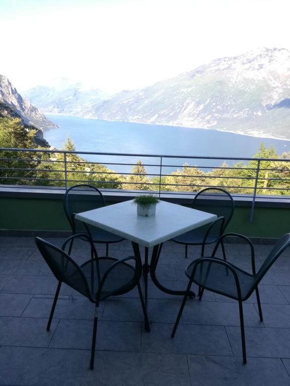 Un Balcone Sul Garda Apartment Tremosine Bagian luar foto